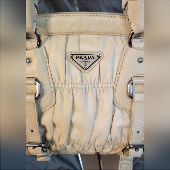 Authentic Prada Nappa Gaufre tote. Creamy white leather. Excellent condition. - Picture 3 of 11